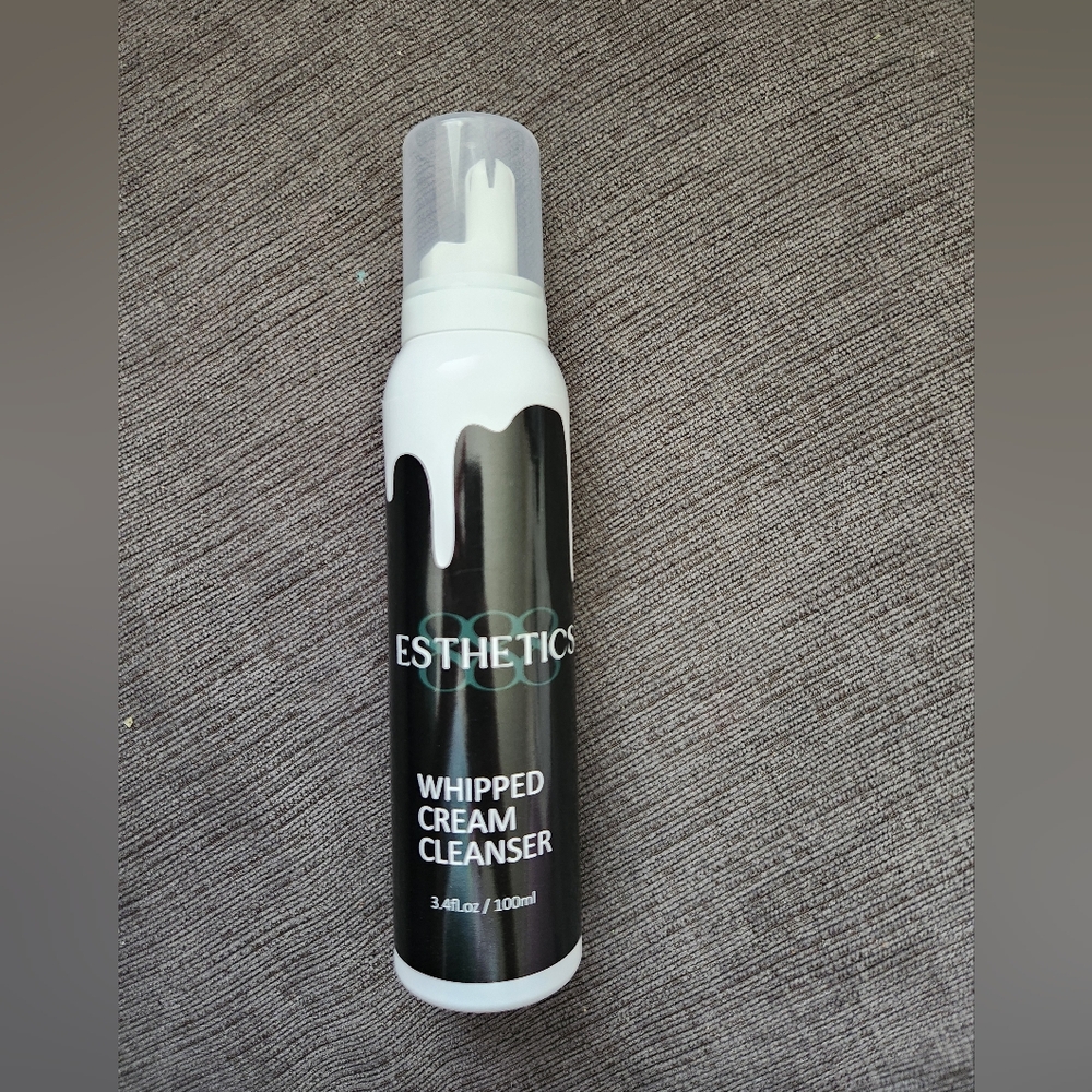Esthetic Whipped Cream Cleanser